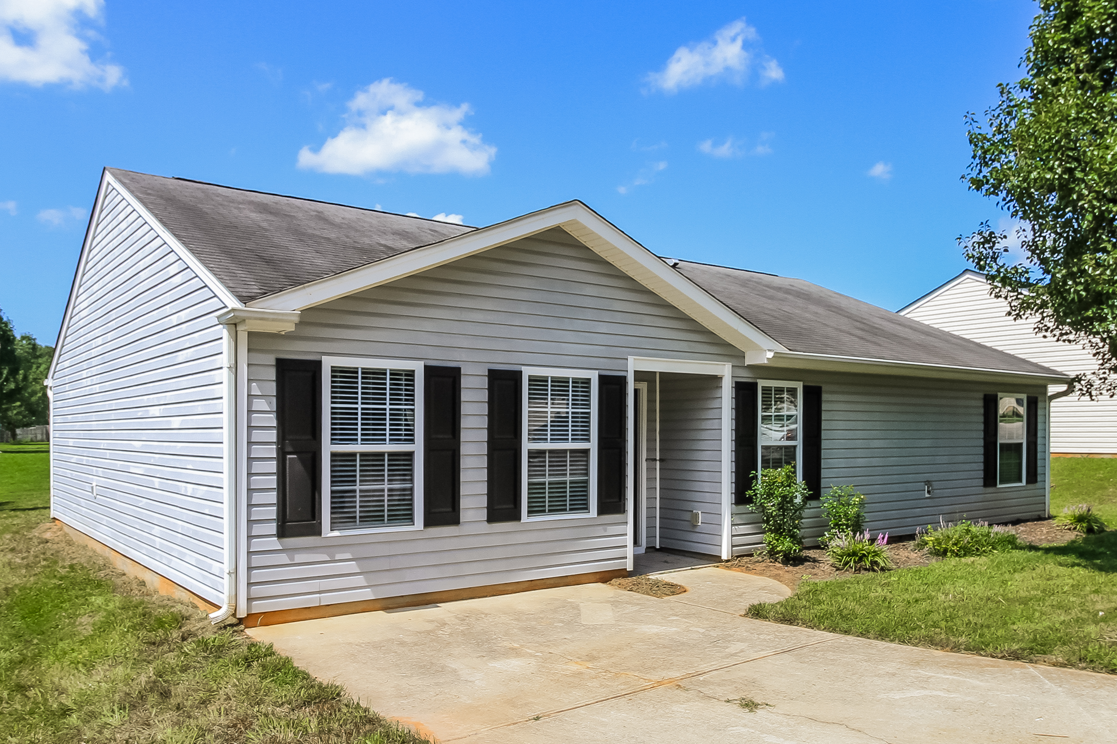 484 Bedford Knoll Dr Winston-Salem, NC 27107